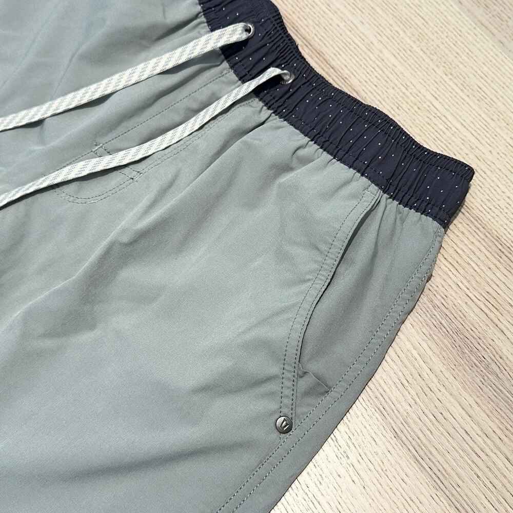 Vuori Kori Short Lined 7" Mens S Drawstring Elastic Waist Gray Running Gym V302 - Picture 4 of 11